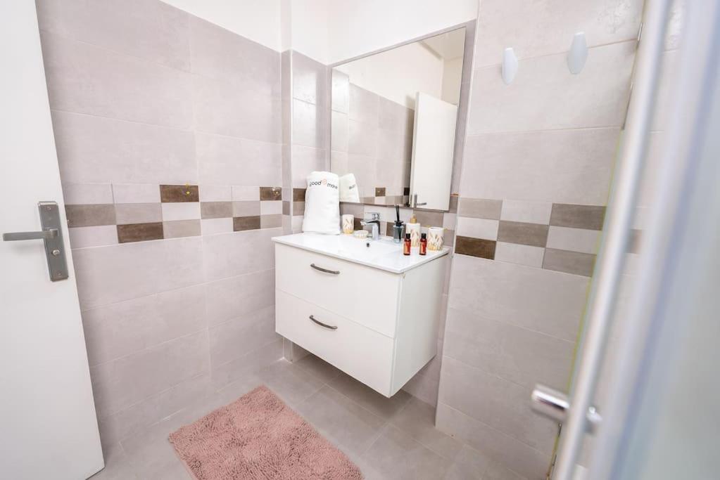 Tradition Meets Modern: 2Br Flat In Rabat Hassan 外观 照片