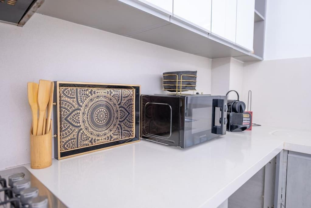Tradition Meets Modern: 2Br Flat In Rabat Hassan 外观 照片